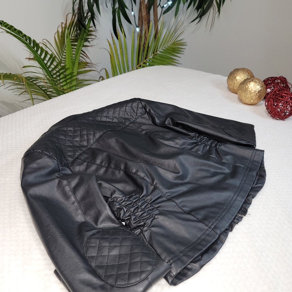 Leather Jacket - Picture 5 of 7